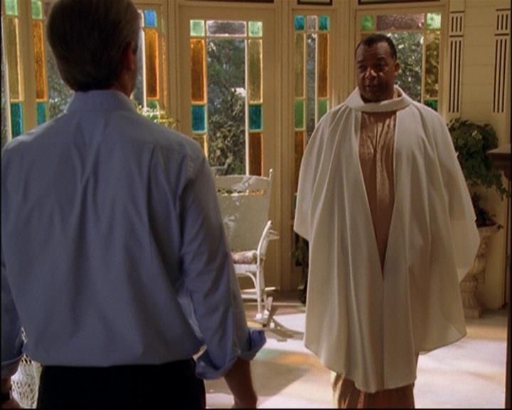 Charmed-Online_dot_net-8x01StillCharmedAndKicking1474.jpg