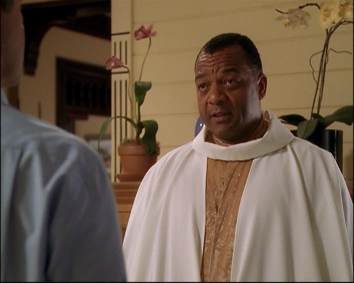 Charmed-Online_dot_net-8x01StillCharmedAndKicking1534.jpg