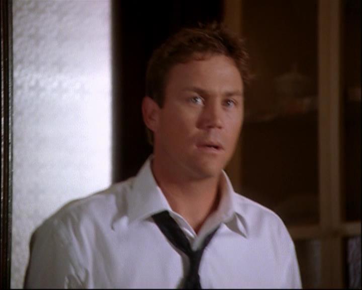 Charmed-Online_dot_net-8x01StillCharmedAndKicking1609.jpg