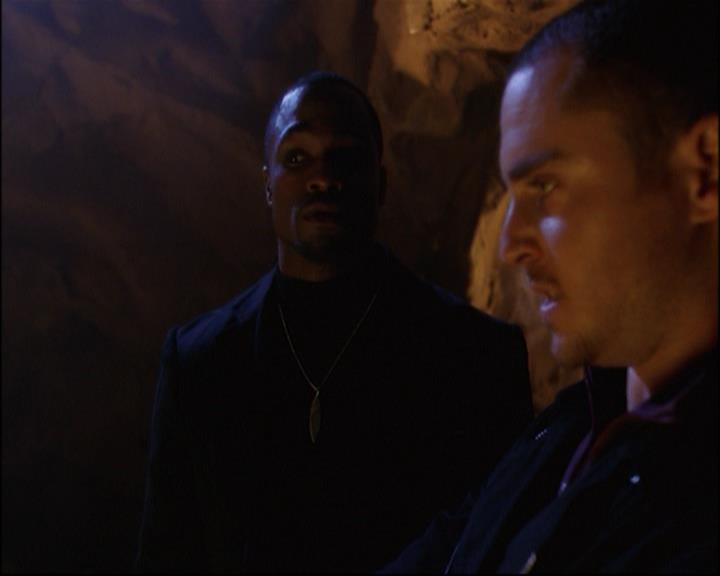 Charmed-Online_dot_net-8x01StillCharmedAndKicking1647.jpg
