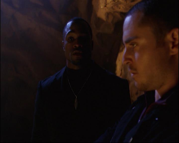 Charmed-Online_dot_net-8x01StillCharmedAndKicking1648.jpg