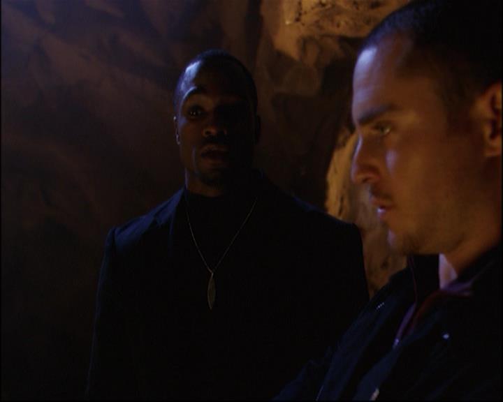 Charmed-Online_dot_net-8x01StillCharmedAndKicking1649.jpg