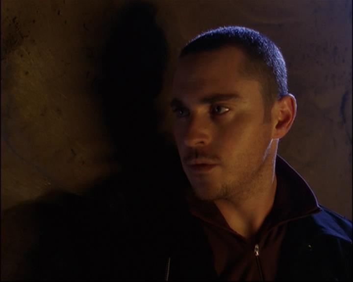 Charmed-Online_dot_net-8x01StillCharmedAndKicking1664.jpg