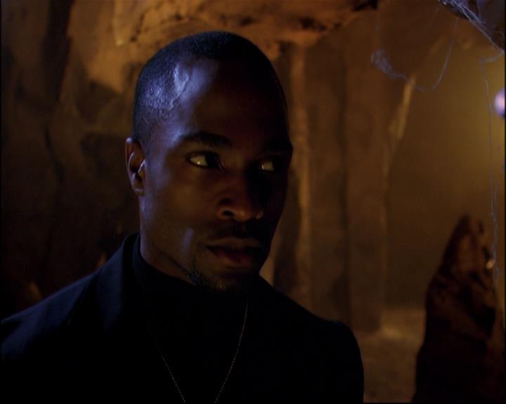 Charmed-Online_dot_net-8x01StillCharmedAndKicking1671.jpg