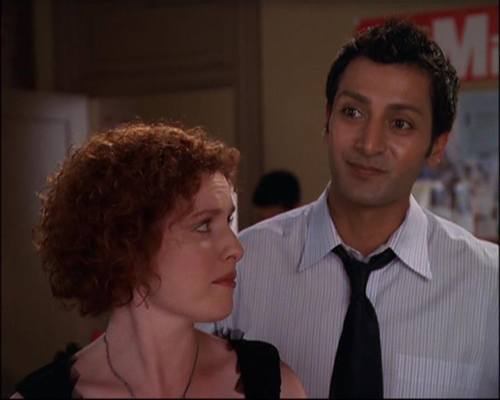 Charmed-Online_dot_net-8x01StillCharmedAndKicking1830.jpg