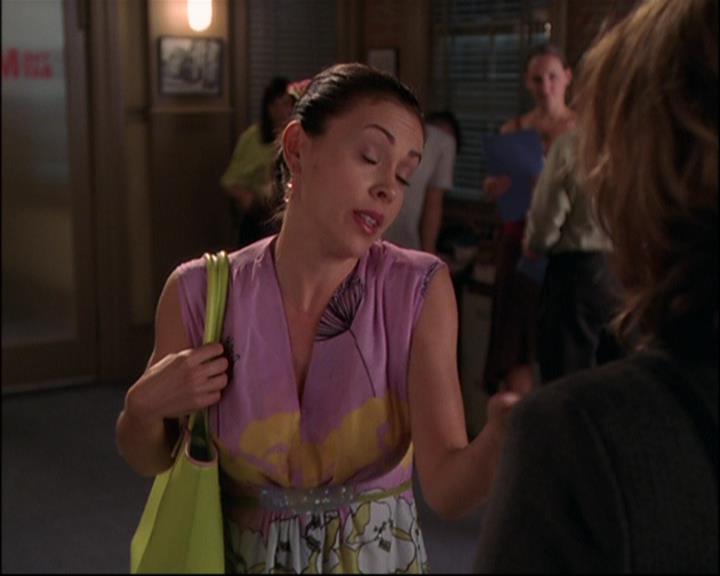 Charmed-Online_dot_net-8x01StillCharmedAndKicking1863.jpg