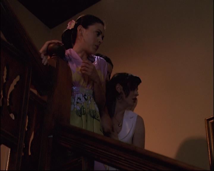 Charmed-Online_dot_net-8x01StillCharmedAndKicking2291.jpg Charmed-Online_dot_net-8x01StillCharmedAndKicking2291.jpg
