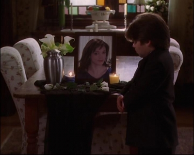 Charmed-Online_dot_net-8x01StillCharmedAndKicking0042.jpg