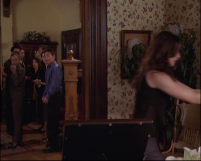 Charmed-Online_dot_net-8x01StillCharmedAndKicking0112.jpg