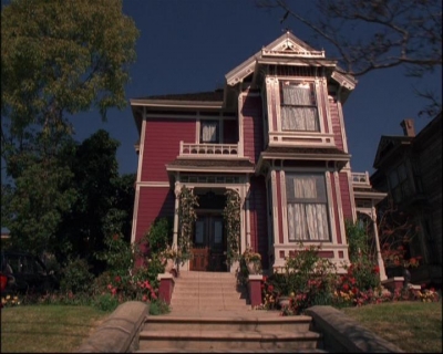 Charmed-Online_dot_net-8x01StillCharmedAndKicking0188.jpg