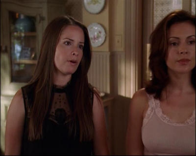 Charmed-Online_dot_net-8x01StillCharmedAndKicking0191.jpg