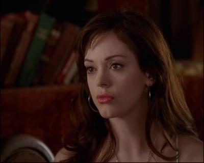 Charmed-Online_dot_net-8x01StillCharmedAndKicking1008.jpg