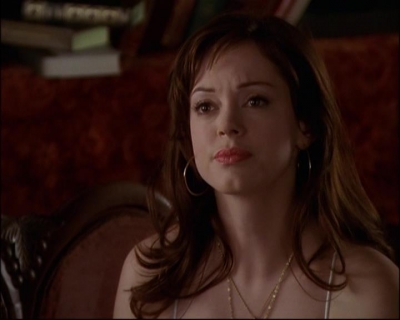 Charmed-Online_dot_net-8x01StillCharmedAndKicking1043.jpg