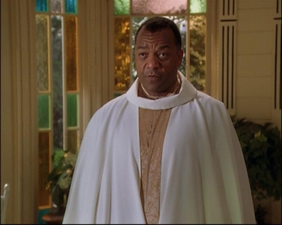 Charmed-Online_dot_net-8x01StillCharmedAndKicking1439.jpg