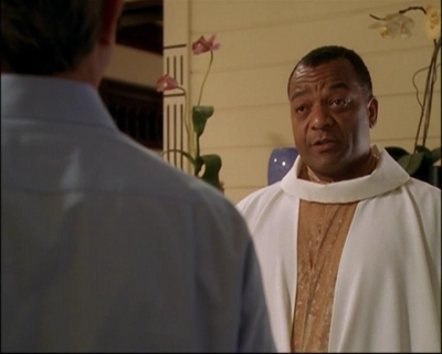 Charmed-Online_dot_net-8x01StillCharmedAndKicking1504.jpg