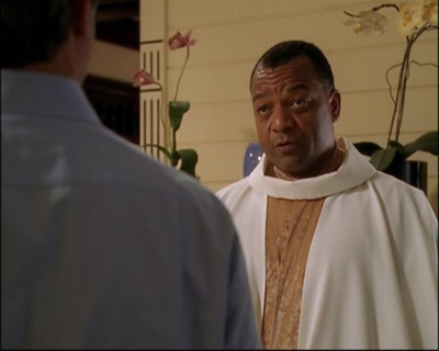 Charmed-Online_dot_net-8x01StillCharmedAndKicking1516.jpg