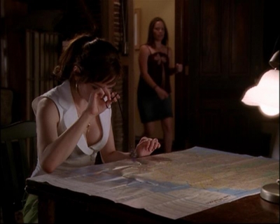 Charmed-Online_dot_net-8x01StillCharmedAndKicking2043.jpg