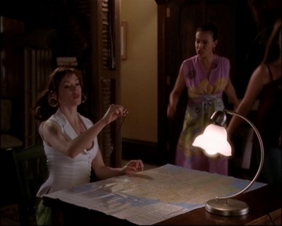 Charmed-Online_dot_net-8x01StillCharmedAndKicking2045.jpg