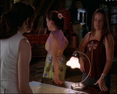 Charmed-Online_dot_net-8x01StillCharmedAndKicking2072.jpg