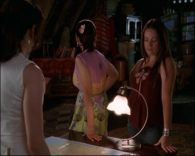 Charmed-Online_dot_net-8x01StillCharmedAndKicking2074.jpg