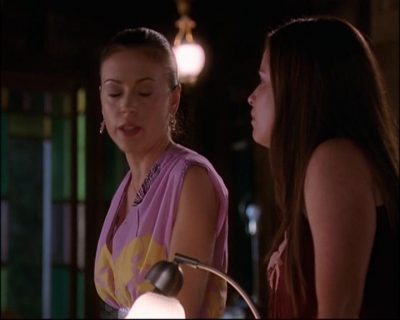 Charmed-Online_dot_net-8x01StillCharmedAndKicking2084.jpg