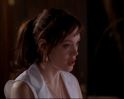 Charmed-Online_dot_net-8x01StillCharmedAndKicking2096.jpg