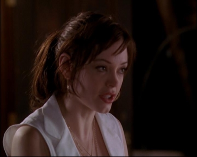 Charmed-Online_dot_net-8x01StillCharmedAndKicking2099.jpg