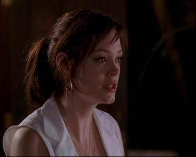 Charmed-Online_dot_net-8x01StillCharmedAndKicking2102.jpg