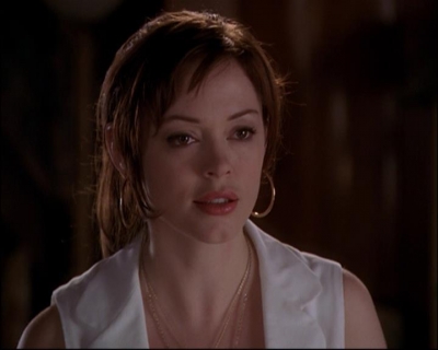 Charmed-Online_dot_net-8x01StillCharmedAndKicking2112.jpg