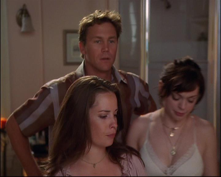 Charmed-Online-dot-net_802MaliceInWonderland0027.jpg