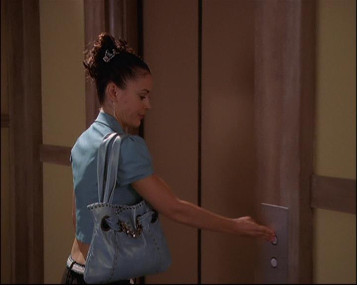 Charmed-Online-dot-net_802MaliceInWonderland0502.jpg