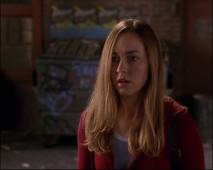 Charmed-Online-dot-net_802MaliceInWonderland1040.jpg