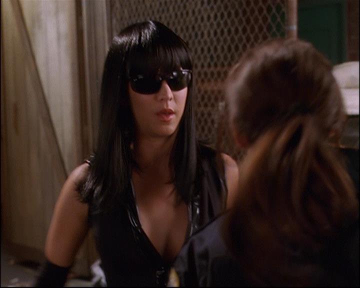 Charmed-Online-dot-net_802MaliceInWonderland1205.jpg