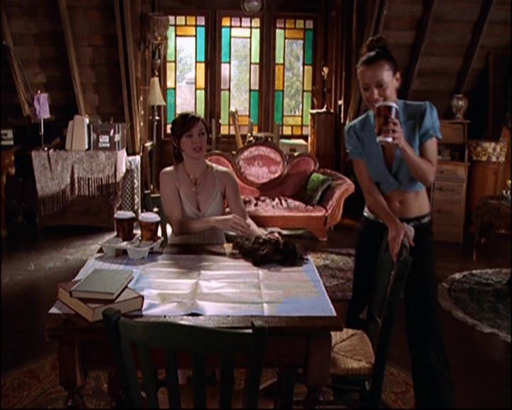 Charmed-Online-dot-net_802MaliceInWonderland1256.jpg