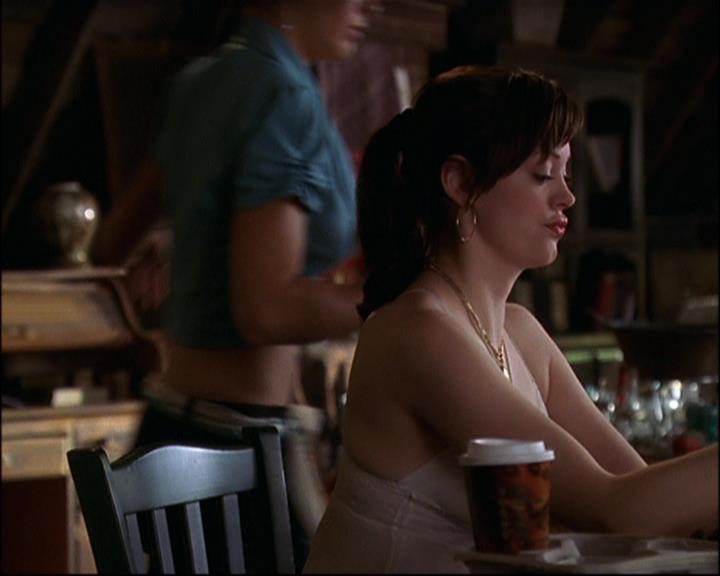 Charmed-Online-dot-net_802MaliceInWonderland1295.jpg