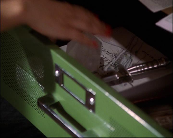 Charmed-Online-dot-net_802MaliceInWonderland1738.jpg