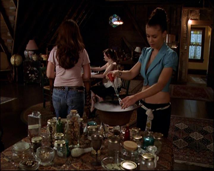 Charmed-Online-dot-net_802MaliceInWonderland2012.jpg