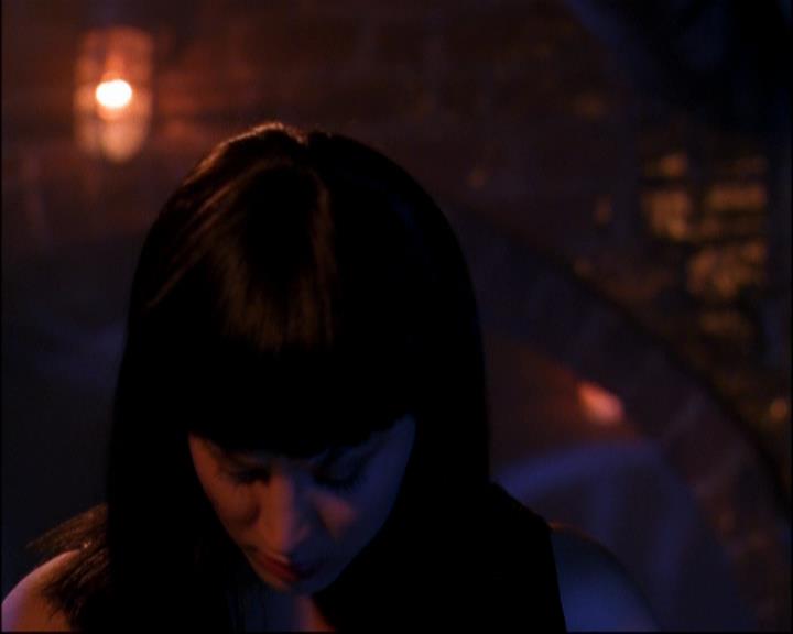 Charmed-Online-dot-net_802MaliceInWonderland2200.jpg