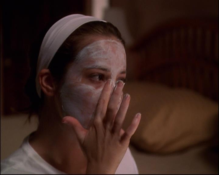 Charmed-Online-dot-net_802MaliceInWonderland2223.jpg