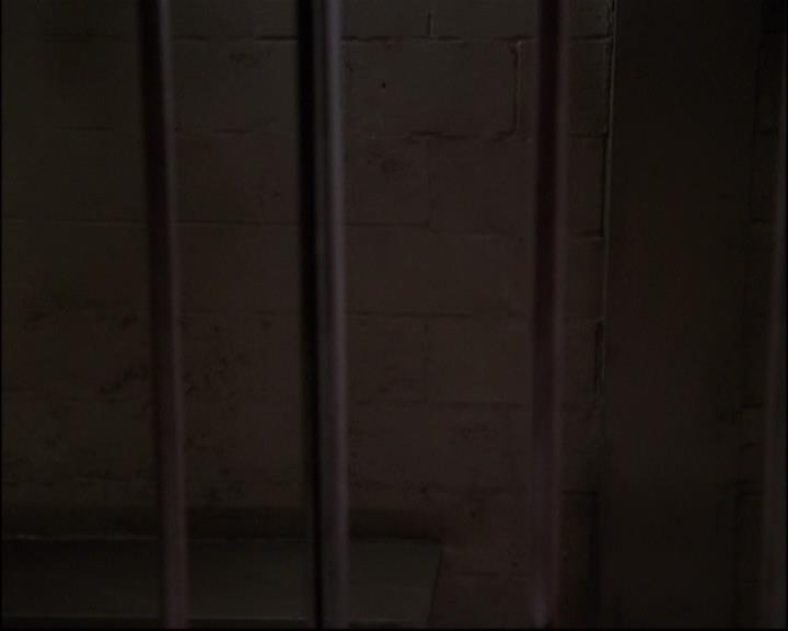 Charmed-Online-dot-net_803RunPiperRun0815.jpg