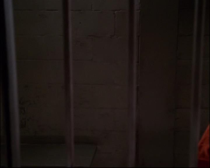 Charmed-Online-dot-net_803RunPiperRun0816.jpg