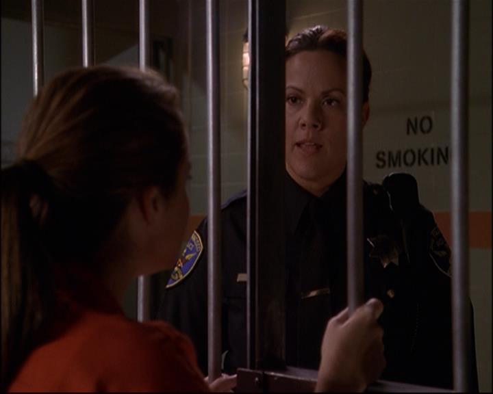 Charmed-Online-dot-net_803RunPiperRun0822.jpg