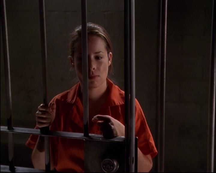 Charmed-Online-dot-net_803RunPiperRun0825.jpg
