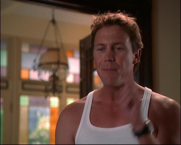 Charmed-Online-dot-net_803RunPiperRun0918.jpg