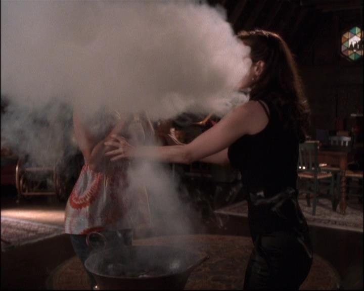 Charmed-Online-dot-net_803RunPiperRun0972.jpg