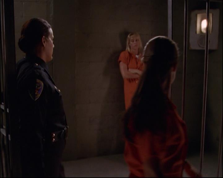 Charmed-Online-dot-net_803RunPiperRun1000.jpg