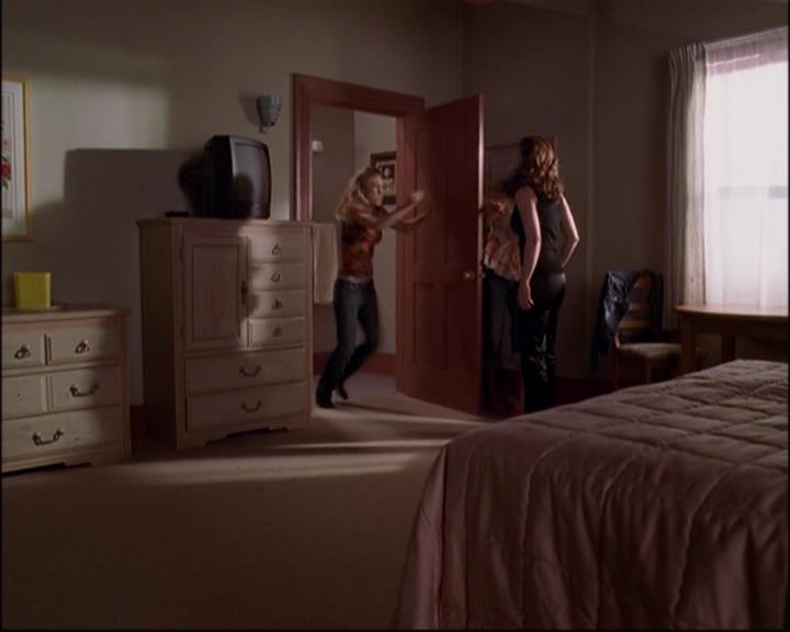 Charmed-Online-dot-net_803RunPiperRun1244.jpg