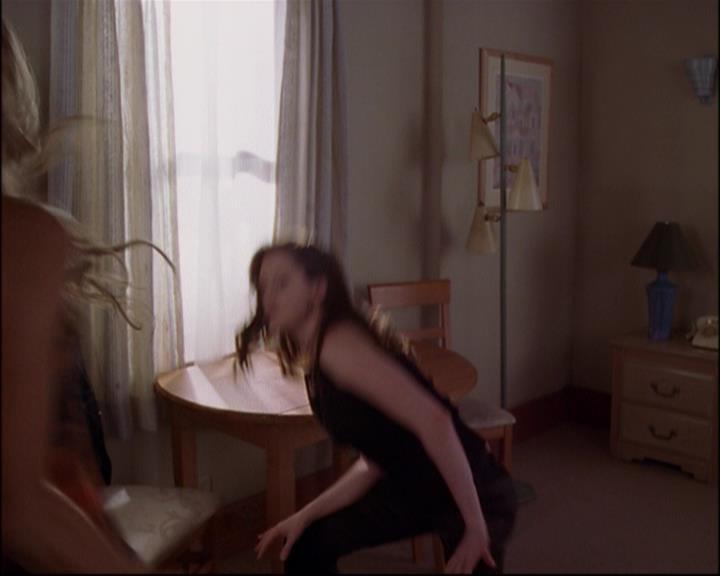 Charmed-Online-dot-net_803RunPiperRun1245.jpg