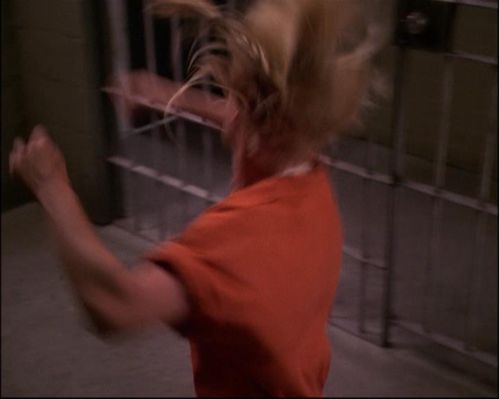 Charmed-Online-dot-net_803RunPiperRun1278.jpg