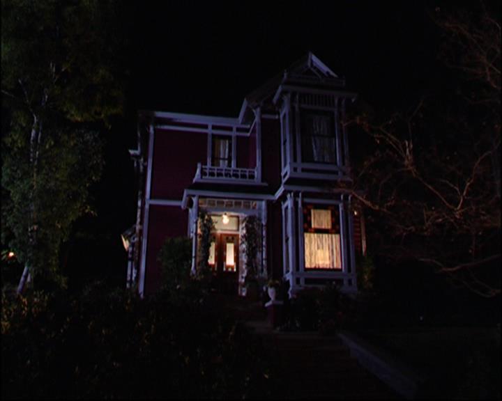 Charmed-Online-dot-net_803RunPiperRun1720.jpg